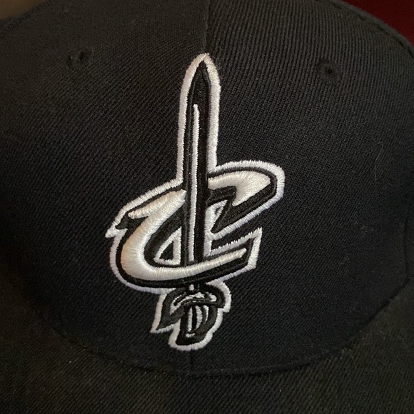 Cleveland Cavaliers Mitchell and Ness hats (3) - Picture 2 of 13